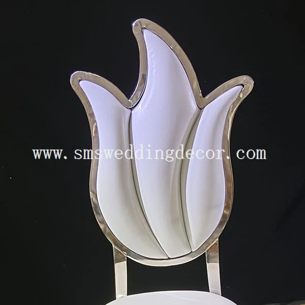 fancy chairs for bride and groom