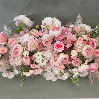 Rosa Blumen-Tischläufer