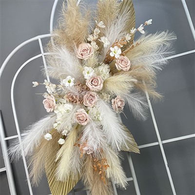 Böhmische Blumenarrangements