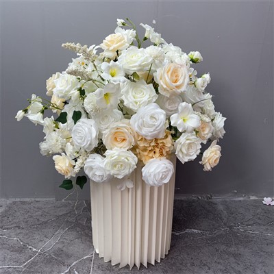 Blumenschmuck für den Tisch