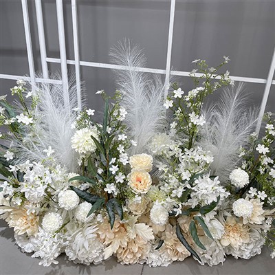 Blumenarrangements für Hochzeiten im Freien