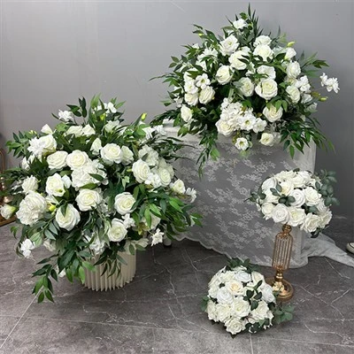Hochzeitsblumenarrangements für runde Tische